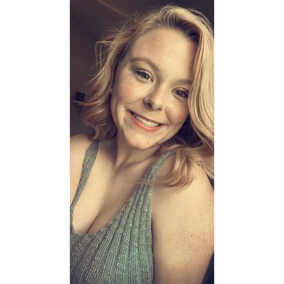 Meet your Posher, Mia - Picture 1 of 1